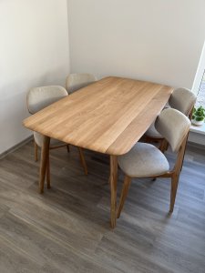Jídelní židle a stoly